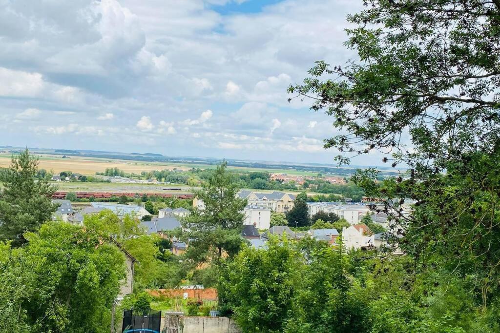 Appartement Jolie Vue Laon Exteriör bild